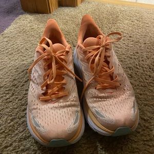Hoka Clifton 8 (size 8)